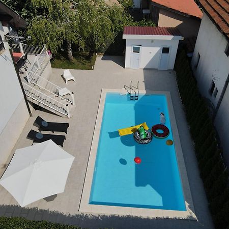 Villa Mina Kladovo, 5-Bedroom Villa With Pool For Up To 12 People Zewnętrze zdjęcie