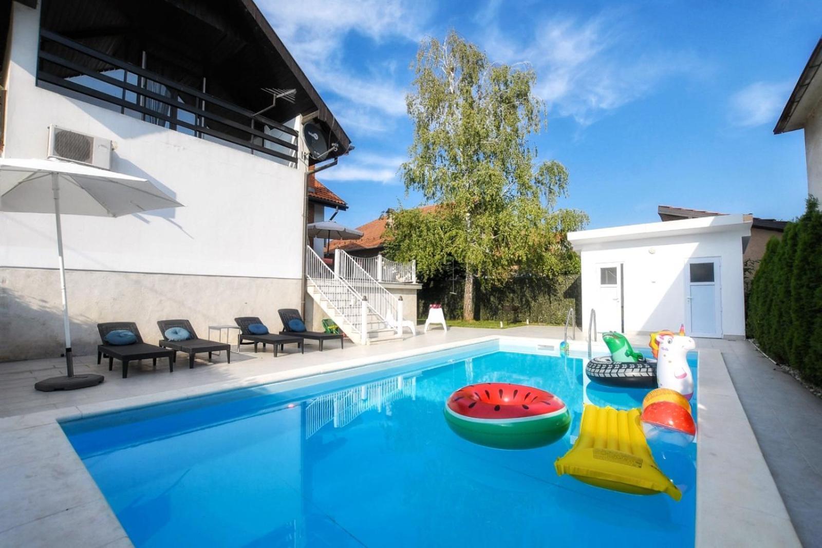 Villa Mina Kladovo, 5-Bedroom Villa With Pool For Up To 12 People Zewnętrze zdjęcie